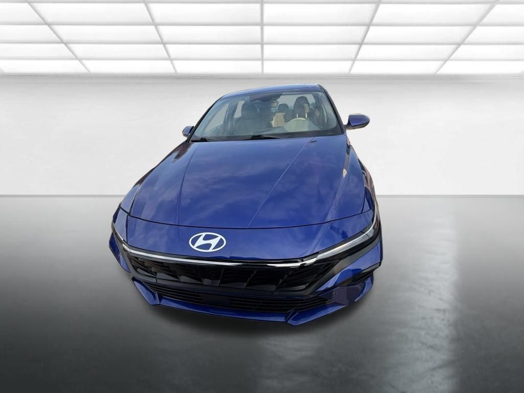 Used 2025 Hyundai Elantra SEL FWD image 6