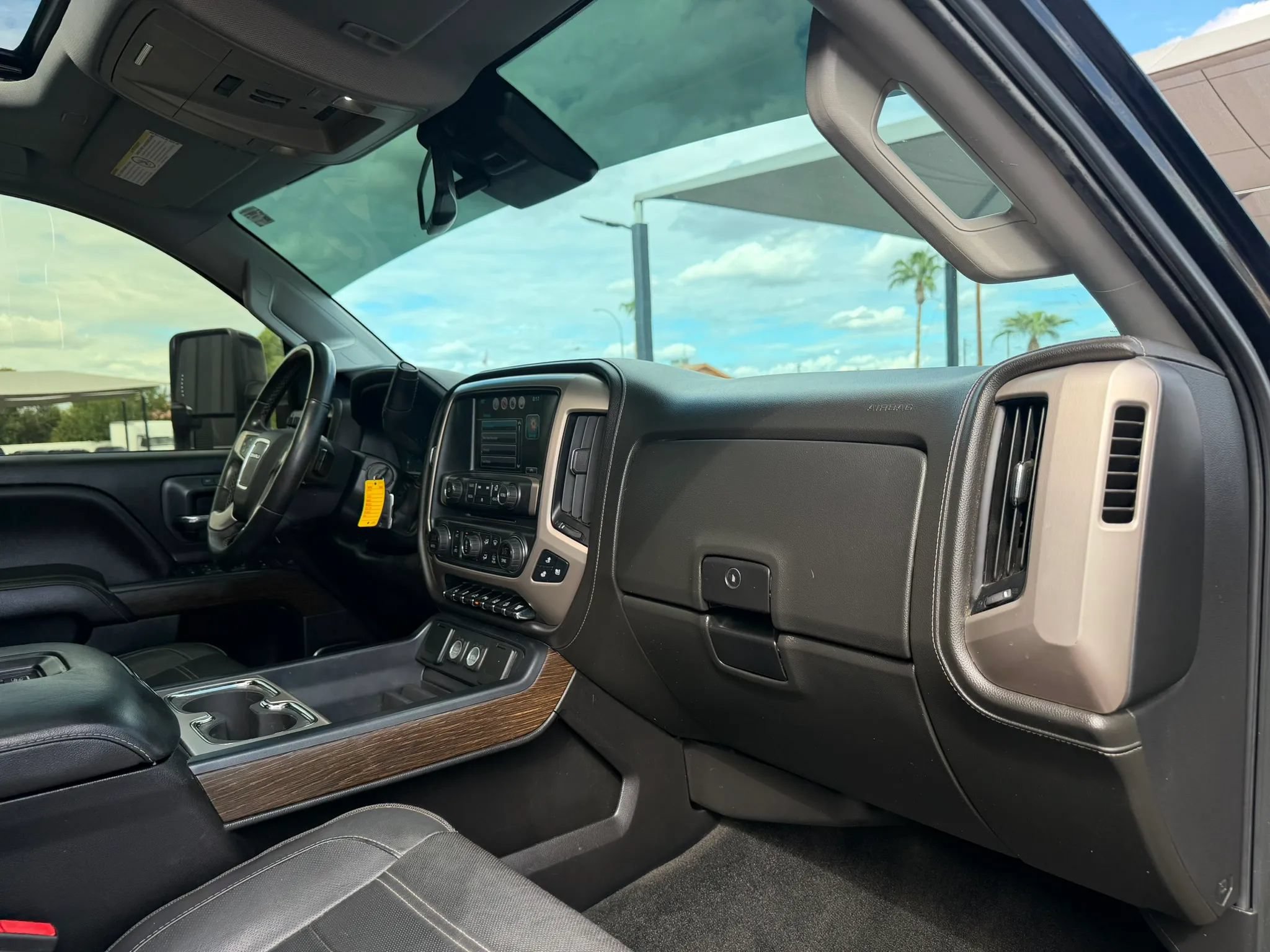 Used 2017 GMC Sierra 2500 Denali w/ Duramax Plus Package AWD/4WD image 33