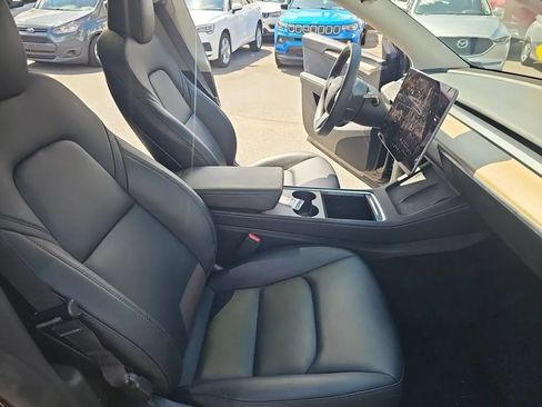 Used 2023 Tesla Model Y Long Range AWD/4WD image 19