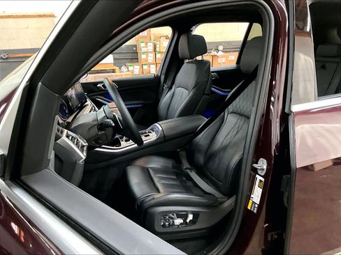 Used 2025 BMW X5 xDrive50e w/ Premium Package image 27