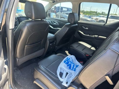 Used 2019 Chevrolet Traverse LT FWD image 10