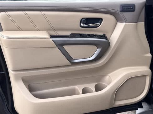 Used 2015 Nissan Armada Platinum image 6