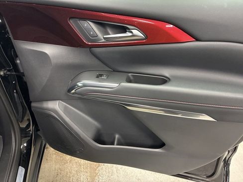 Used 2025 Chevrolet Traverse Z71 w/ Driver Confidence Package image 9