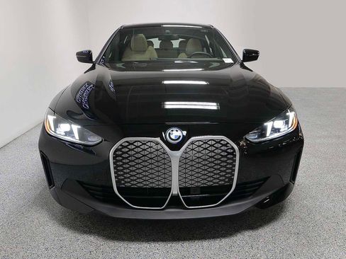 Used 2025 BMW i4 eDrive40 image 2