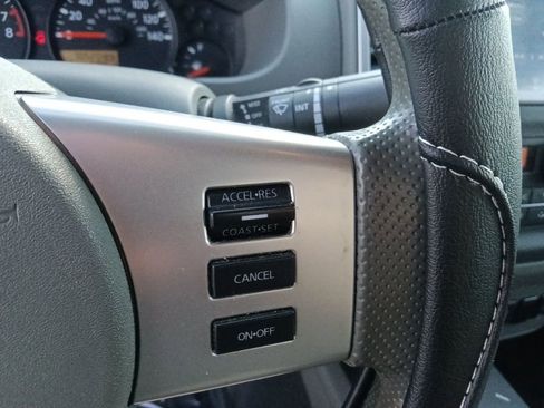Used 2021 Nissan Frontier SV w/ Midnight Edition Floor Mats AWD/4WD image 19