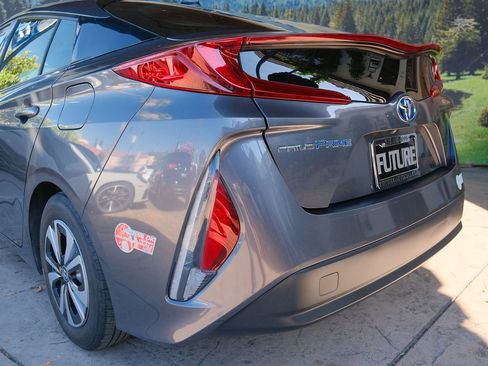 Used 2017 Toyota Prius Prime Premium FWD image 35