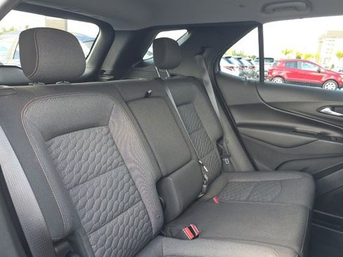Used 2018 Chevrolet Equinox LT image 8
