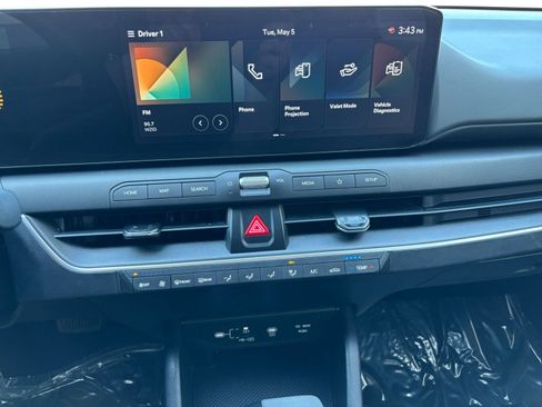 Used 2025 Kia K4 FWD image 17