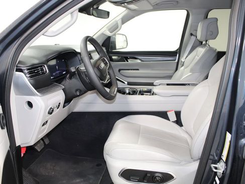 Used 2024 Jeep Wagoneer Series II image 18