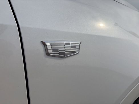 Used 2018 Cadillac XT5 Luxury w/ Driver Awareness Package image 15