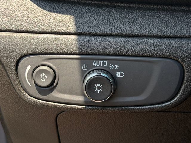 Used 2023 Chevrolet Bolt LT w/ Infotainment Package FWD image 24