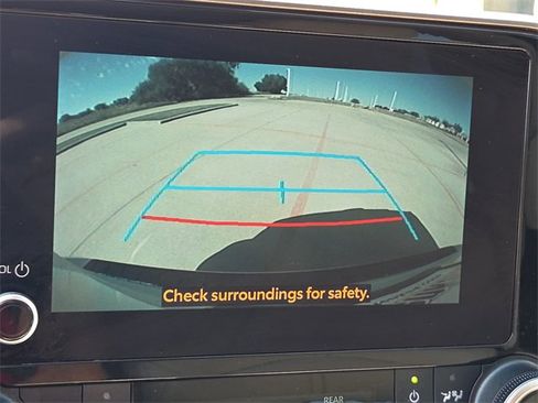 Used 2024 Toyota Highlander XLE image 19