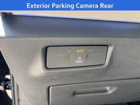 New 2026 Volkswagen Tiguan SE image 9