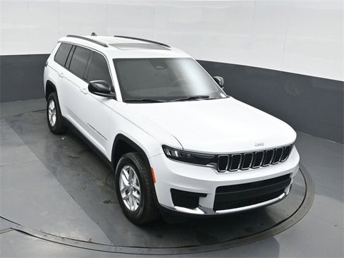 New 2025 Jeep Grand Cherokee L Laredo image 37