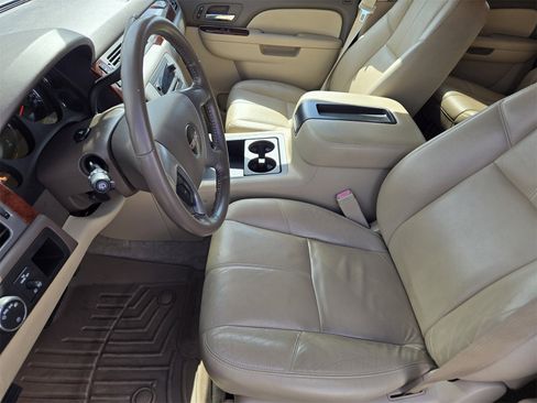 Used 2014 GMC Yukon XL SLT image 12