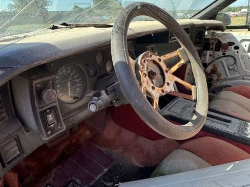 Used 1986 Chevrolet Camaro LT image 4