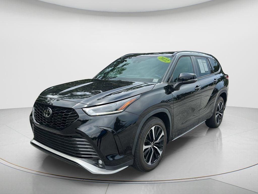 Used 2022 Toyota Highlander XSE FWD image 1