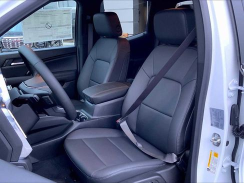 New 2025 GMC Canyon Elevation w/ Convenience Package image 9