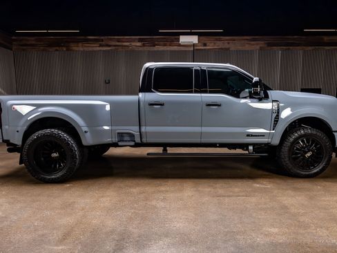 Used 2026 Ford F350 Platinum AWD/4WD image 11