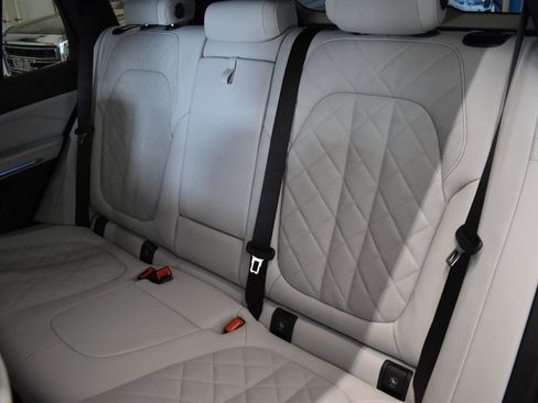 New 2026 BMW X5 xDrive50e image 7