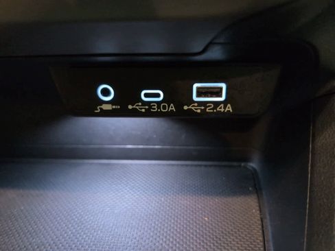 Used 2024 Subaru Crosstrek 2.0i Premium image 21