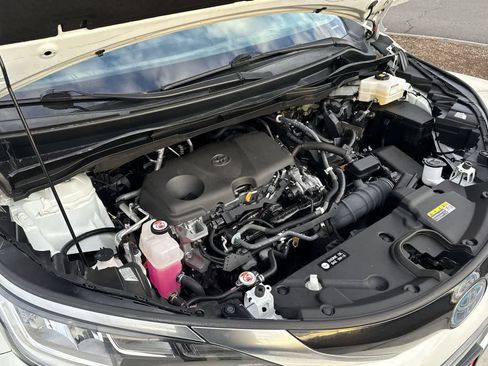 Used 2021 Toyota Sienna Limited image 7