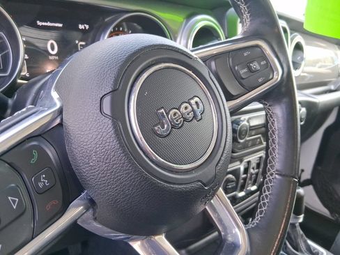 Used 2022 Jeep Wrangler Unlimited Sahara w/ Dual Top Group AWD/4WD image 27