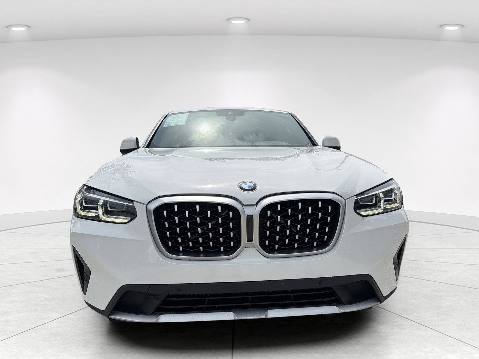 Certified 2023 BMW X4 xDrive30i w/ Convenience Package AWD/4WD image 2