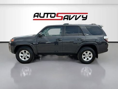 Used 2024 Toyota 4Runner SR5 Premium w/ Moonroof Package RWD image 4