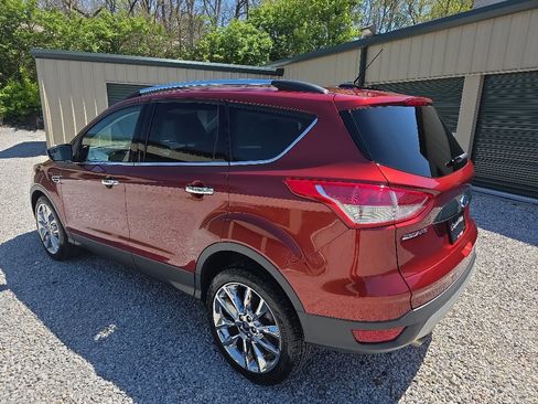 Used 2016 Ford Escape SE w/ SE Chrome Package FWD image 4