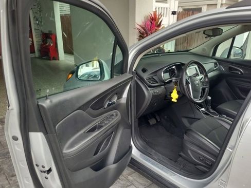 Used 2022 Buick Encore Preferred w/ Safety Package image 5