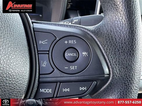 Used 2020 Toyota Corolla LE image 27