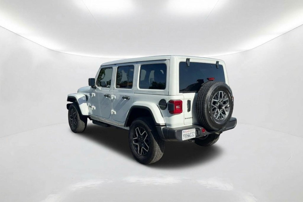 Used 2026 Jeep Wrangler Unlimited Sahara AWD/4WD image 8