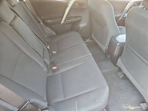 Used 2018 Toyota RAV4 LE FWD image 24