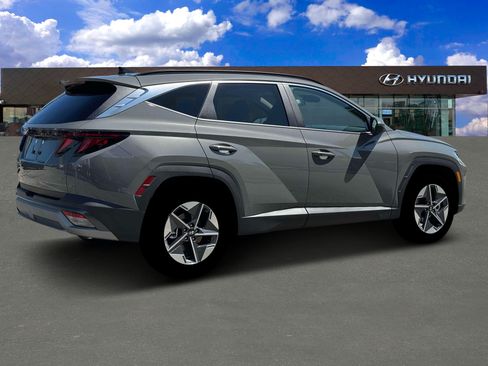 New 2026 Hyundai Tucson SEL FWD image 8