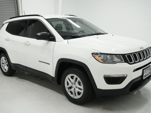 Used 2020 Jeep Compass Sport w/ Tech Group image 3