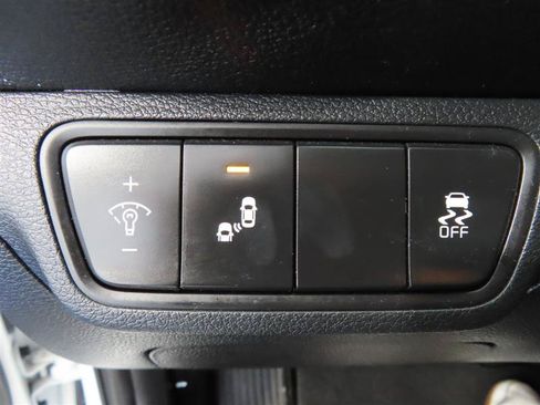 Used 2023 Kia Forte LXS w/ LXS Technology Package FWD image 17
