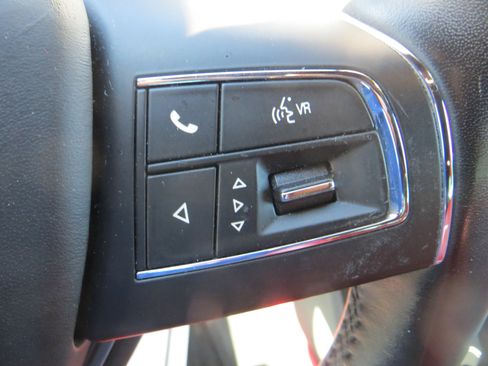 Used 2018 Maserati Levante GranLusso image 19