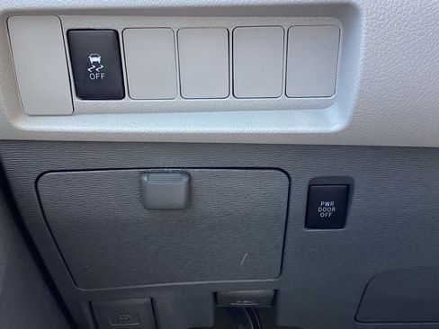 Used 2020 Toyota Sienna LE FWD image 24