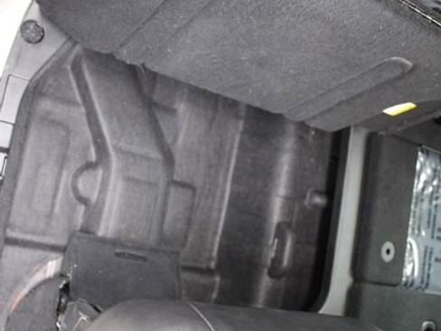 Used 2023 Chrysler Pacifica Touring-L image 26