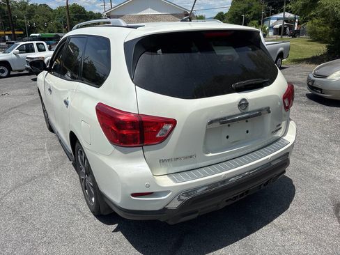 Used 2017 Nissan Pathfinder Platinum AWD/4WD image 13