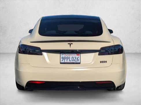 Used 2021 Tesla Model S Plaid image 7