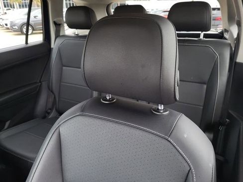Used 2021 Volkswagen Tiguan SE image 22