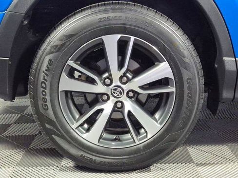 Certified 2018 Toyota RAV4 XLE AWD/4WD image 28