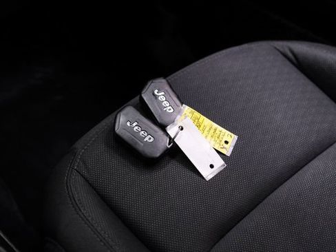 Used 2021 Jeep Wrangler Unlimited Sport image 85