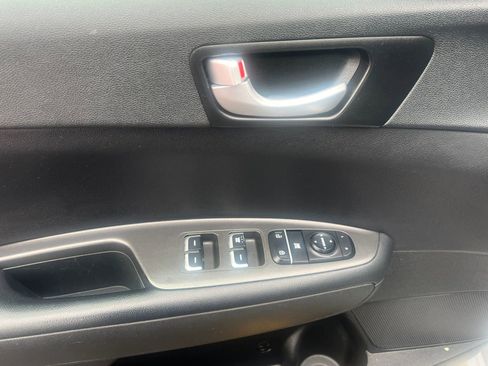 Used 2018 Kia Optima LX w/ 17" Alloy Wheels Package FWD image 12