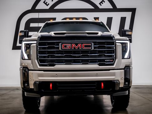 Used 2026 GMC Sierra 2500 AT4 w/ AT4 Premium Plus Package AWD/4WD image 4