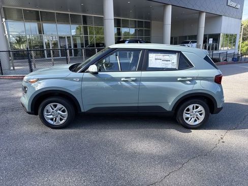 New 2026 Hyundai Venue SE FWD image 4