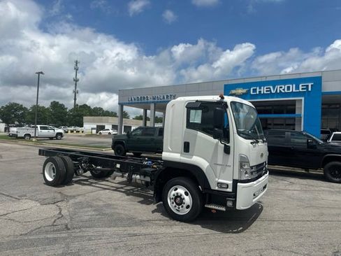 New 2026 Chevrolet Low Cab Forward 6500XD RWD image 1