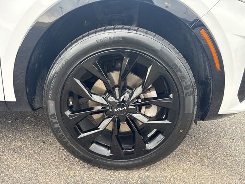 Used 2023 Kia Sorento SX image 4